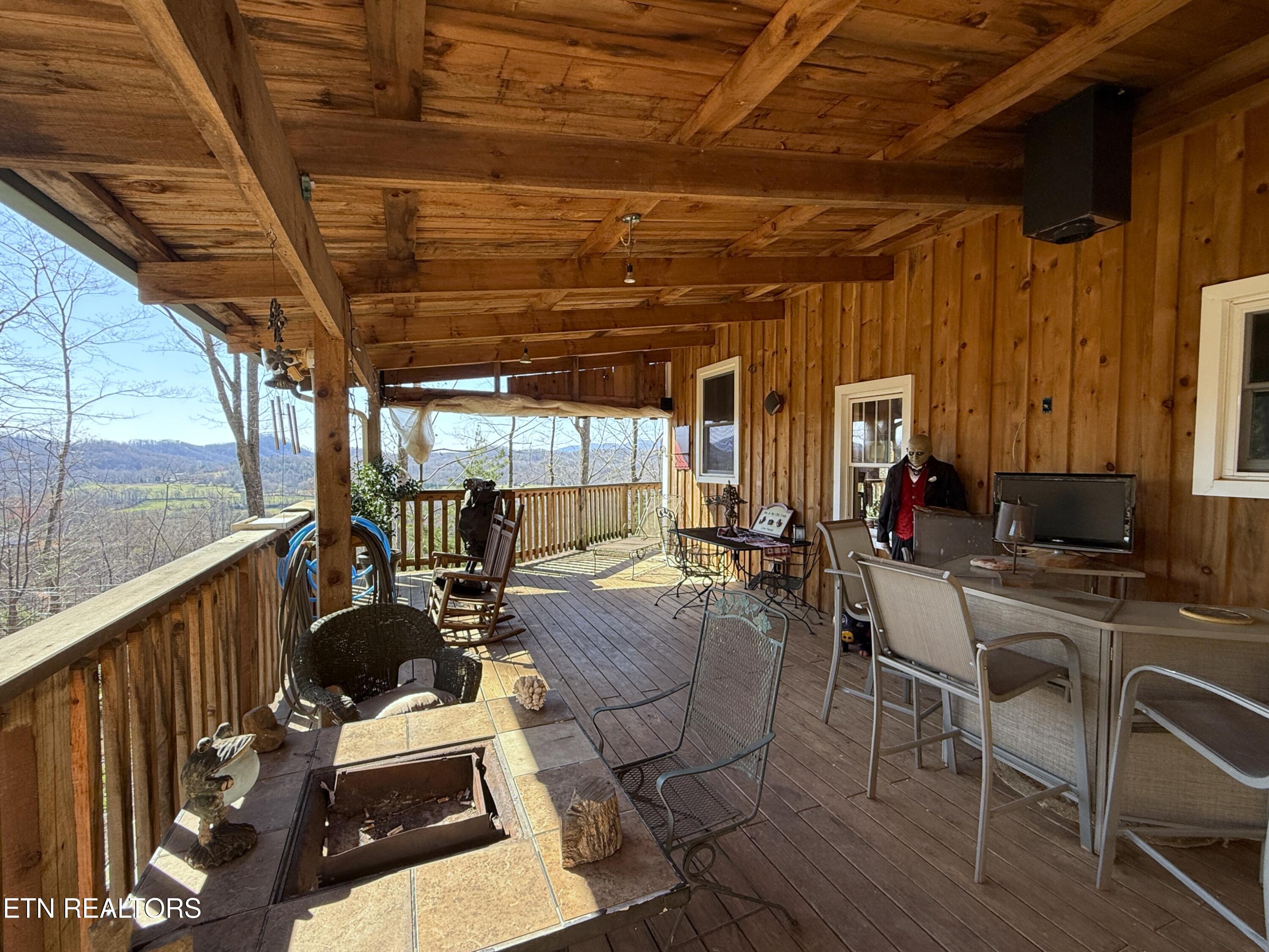180 N Grand Country Drive