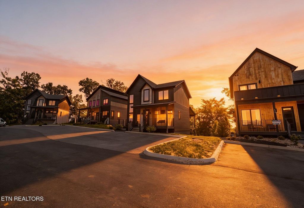 Photo of 410 Compass Point Way, Sevierville, TN 37876 (MLS # 1340911)