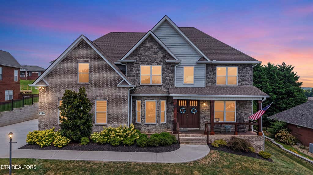 Photo of 427 Royal Oaks Drive, Maryville, TN 37801 (MLS # 1350036)