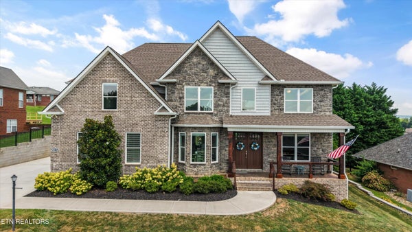 427 ROYAL OAKS DR, MARYVILLE, TN 37801 - Image b591819b9ee8a021cb1df3caafa8e408/457630948