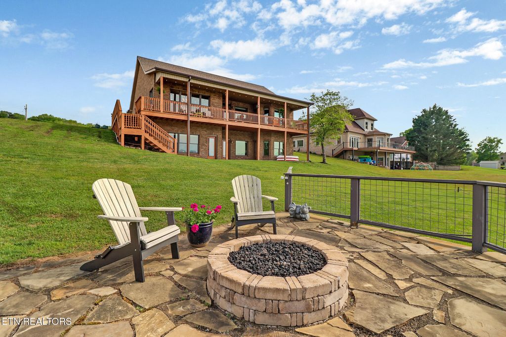 Photo of 514 Emory River Rd, Harriman, TN 37748 (MLS # 1298067)