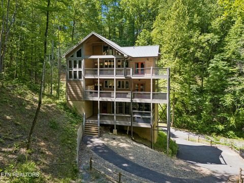 Photo of 5175 Riversong Way, Sevierville, TN 37876 (MLS # 1341143)