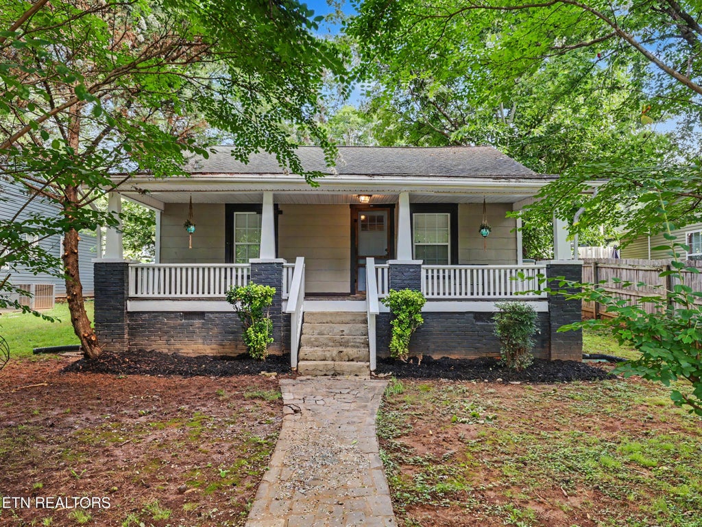 Photo of 2311 Cedar Lane, Knoxville, TN 37918 (MLS # 1348615)