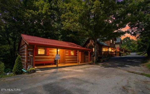 Photo of 2684 Valley Heights Drive, Pigeon Forge, TN 37863 (MLS # 1347619)