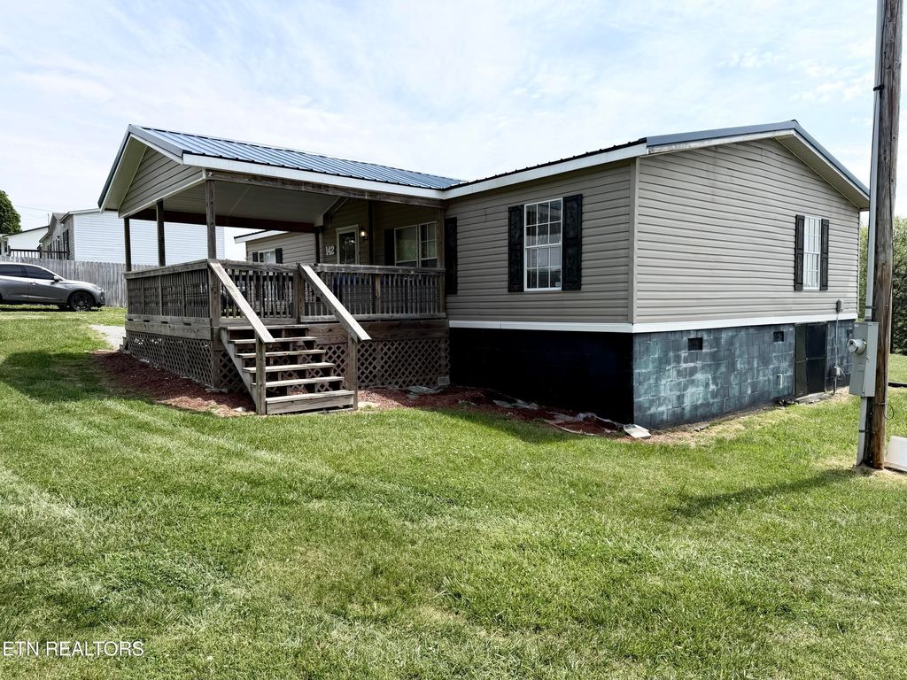 Photo of 142 Jonathan Lane, New Tazewell, TN 37825 (MLS # 1338175)