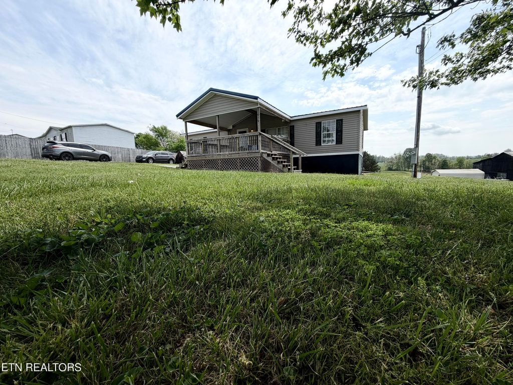 Photo of 142 Jonathan Lane, New Tazewell, TN 37825 (MLS # 1338175)