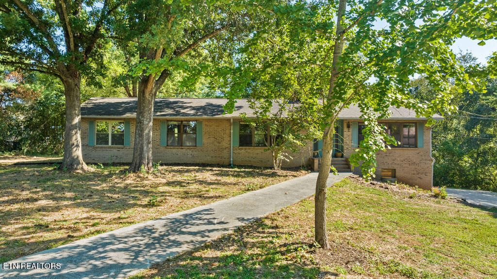 Photo of 1218 Hitch Rd, Maryville, TN 37804 (MLS # 1315831)