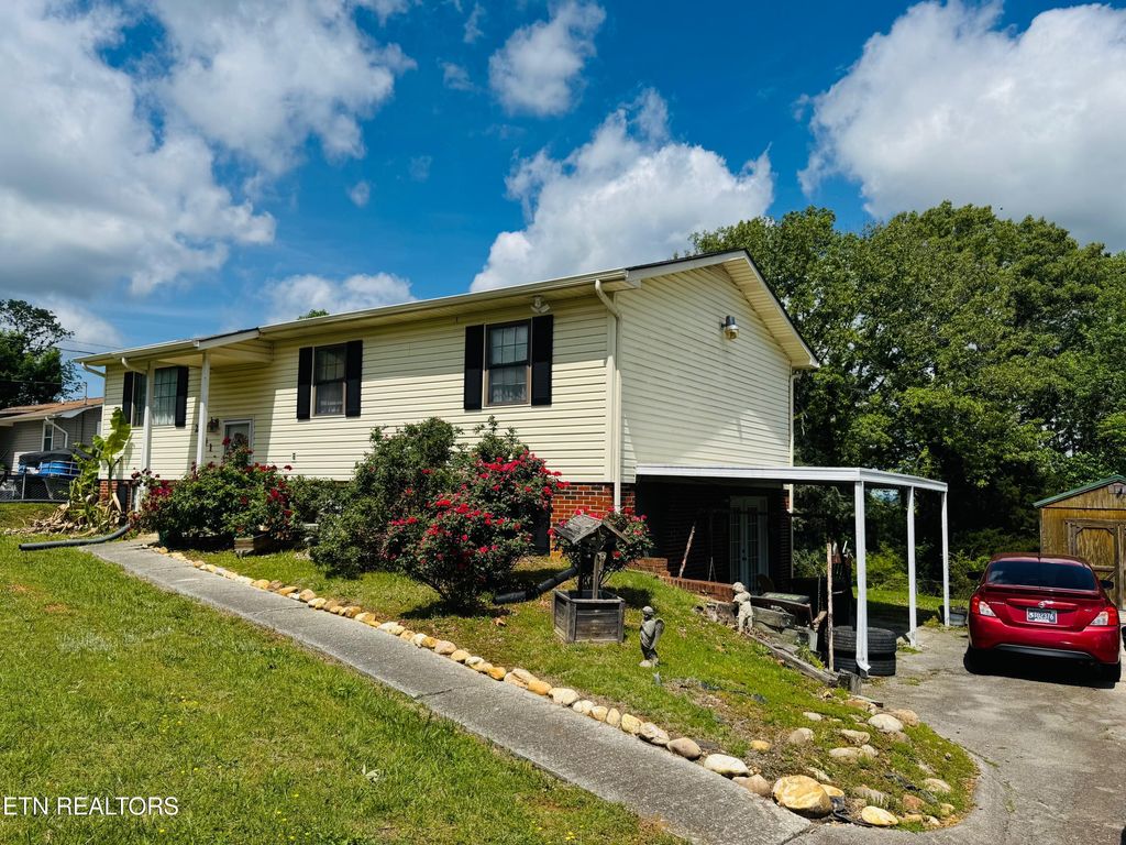 Photo of 2741 Lisa Circle, Strawberry Plains, TN 37871 (MLS # 1300853)