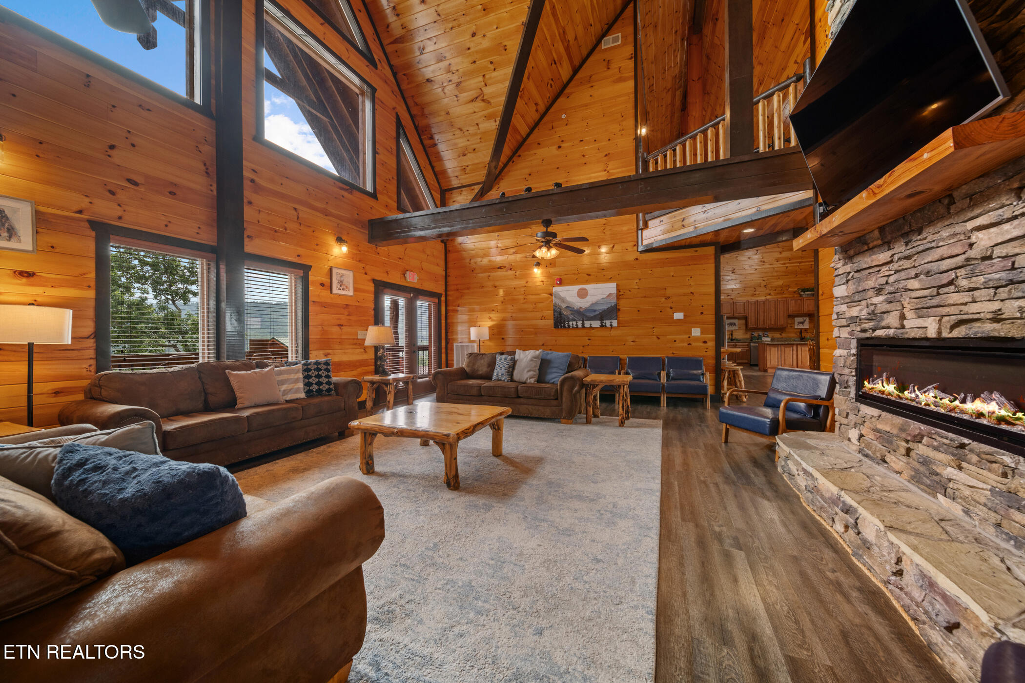 4130 Sherwood Heights Way