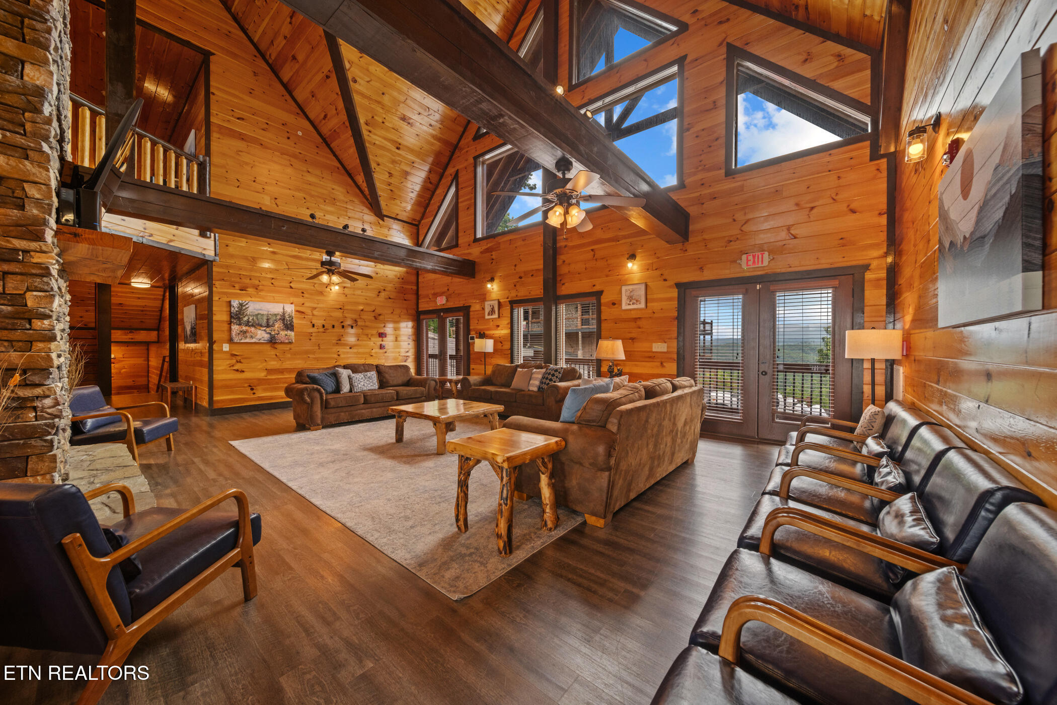 4130 Sherwood Heights Way
