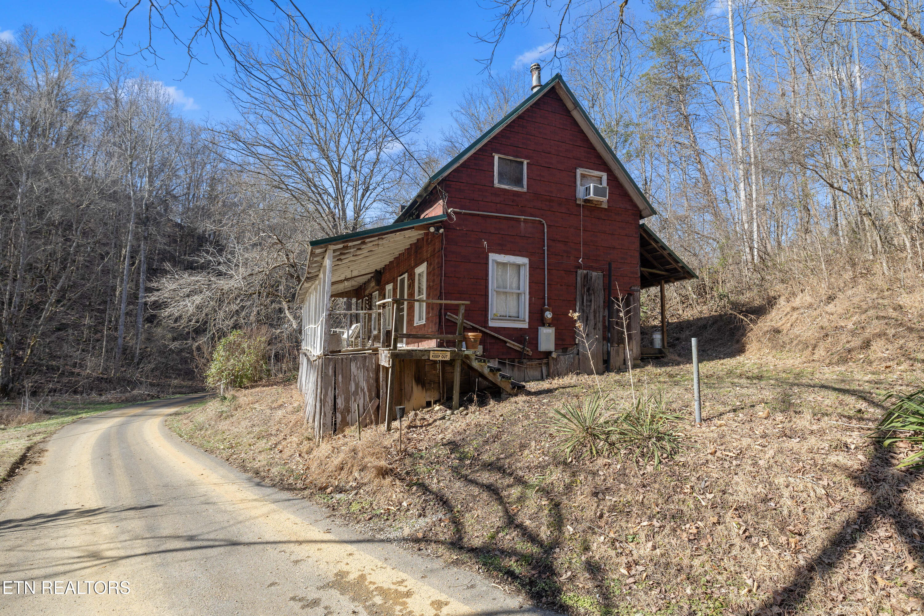 1566 Hawk Lane