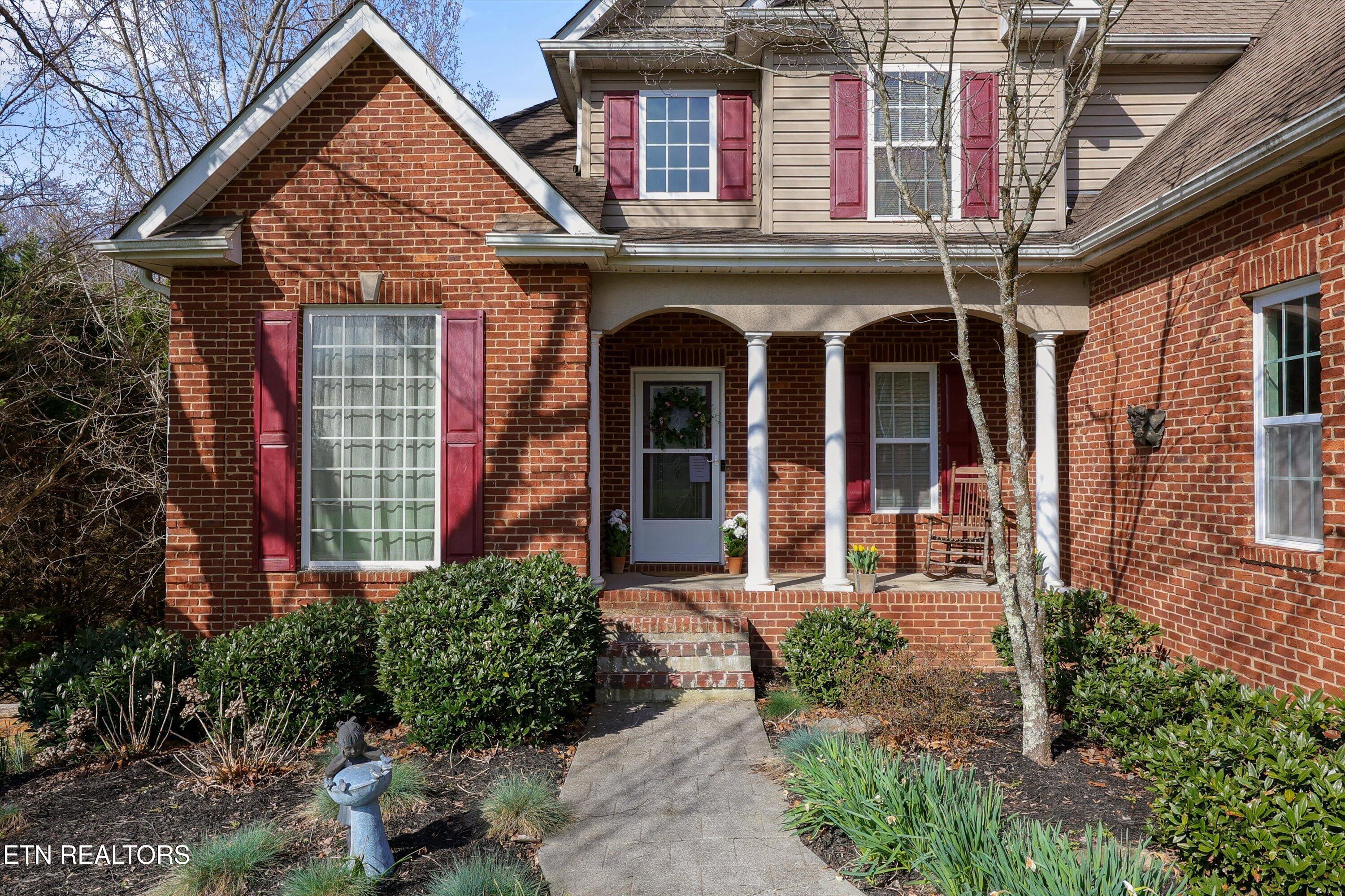 8127 Campbells Point Rd