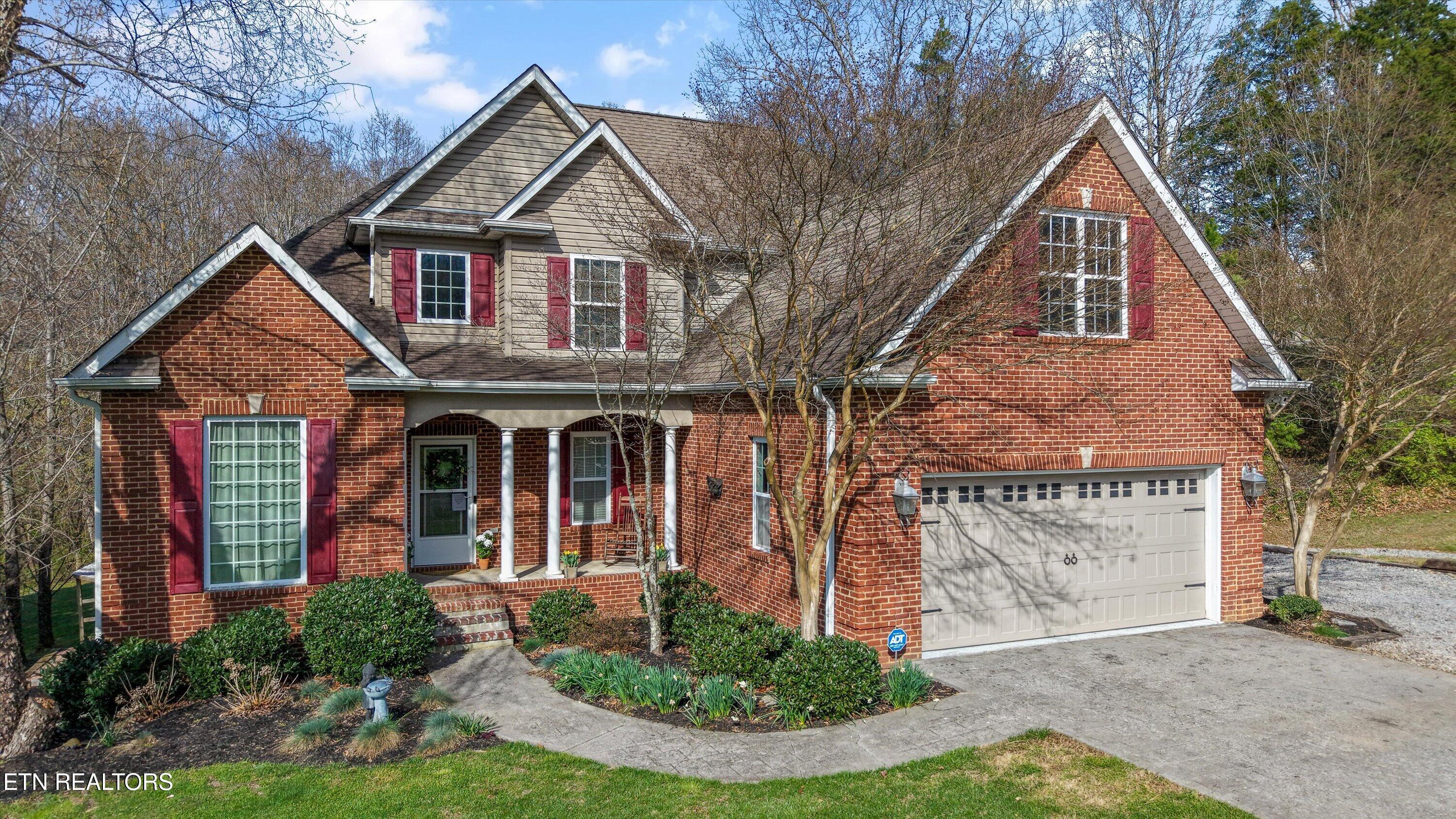 8127 Campbells Point Rd