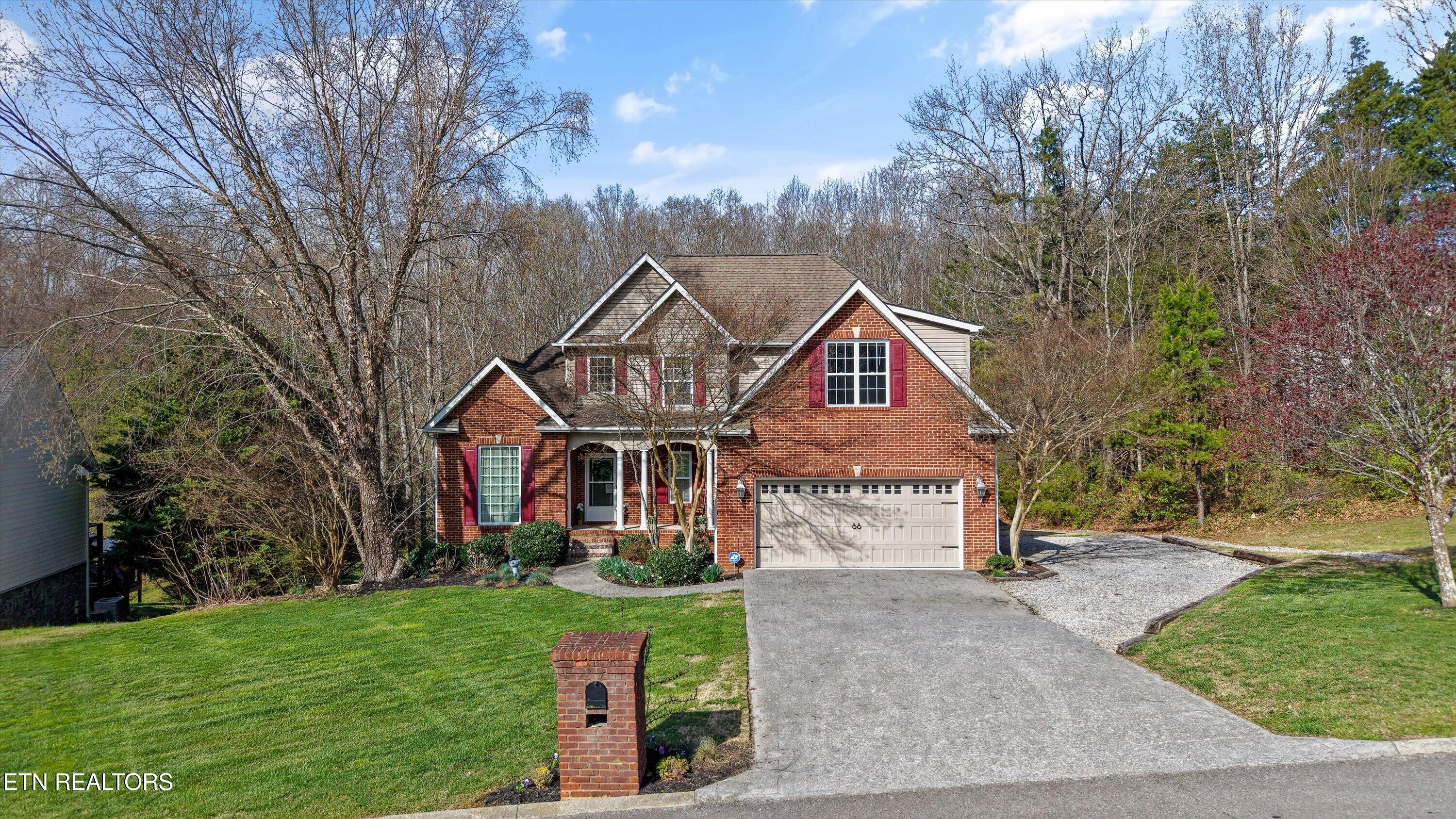 8127 Campbells Point Rd