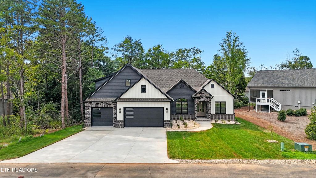 Photo of 155 Elokwa Way, Loudon, TN 37774 (MLS # 1330923)