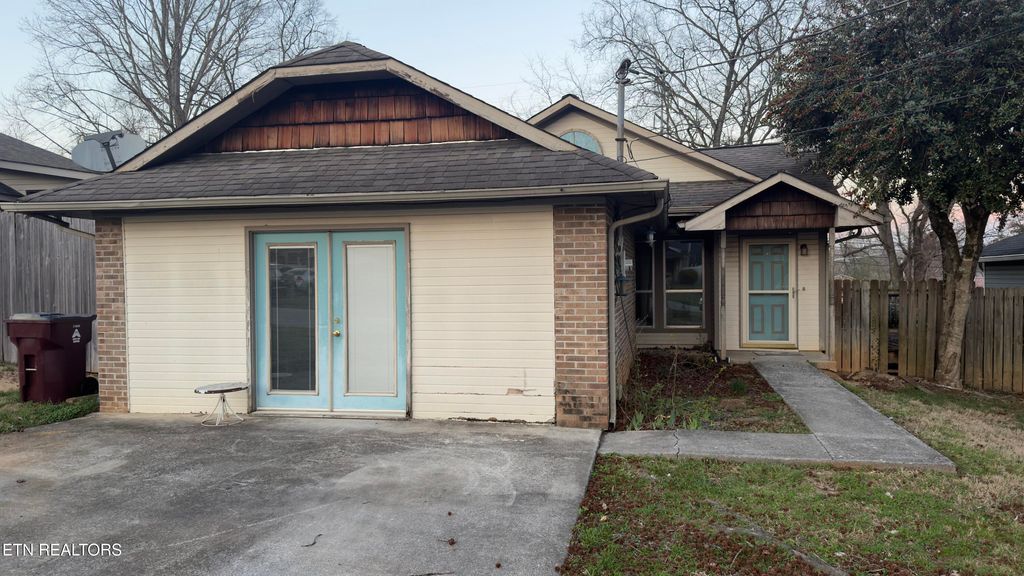 Photo of 2128 Victoria Lane, Alcoa, TN 37701 (MLS # 1317194)