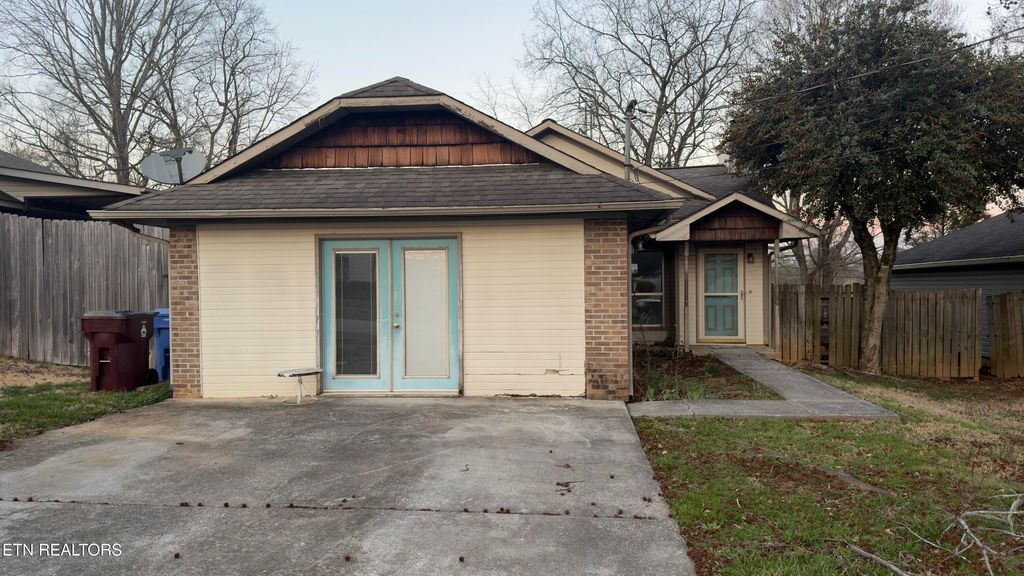 Photo of 2128 Victoria Lane, Alcoa, TN 37701 (MLS # 1317194)