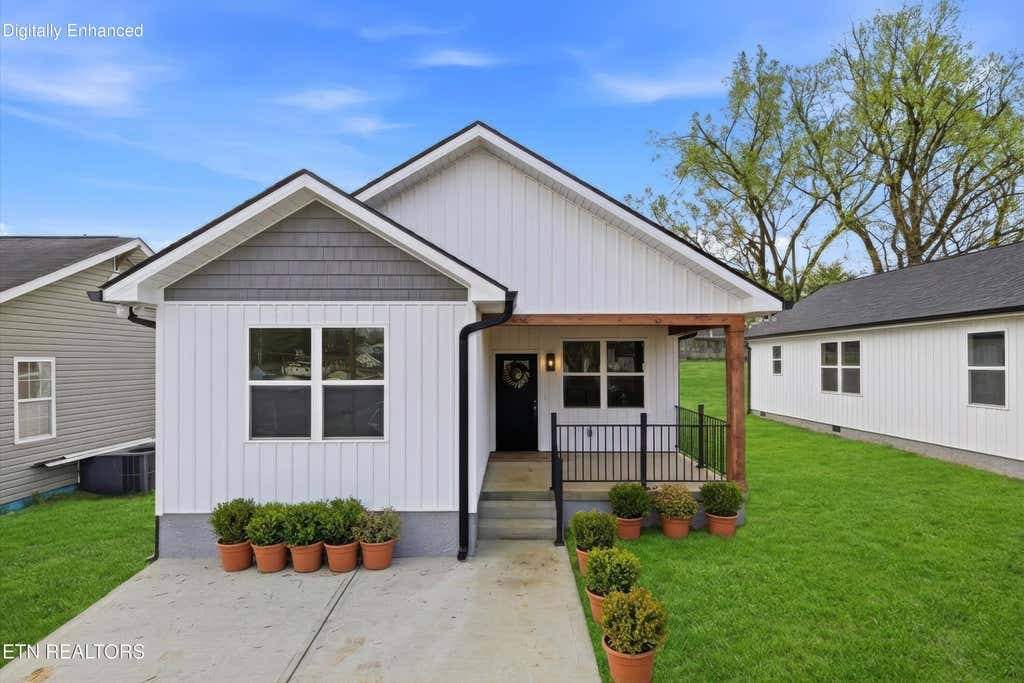 Photo of 818 W Anderson Ave, Knoxville, TN 37921 (MLS # 1343287)