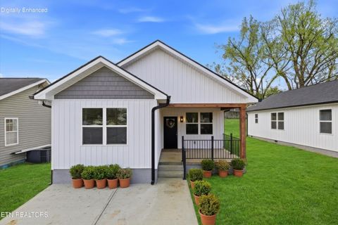 Photo of 818 W Anderson Ave, Knoxville, TN 37921 (MLS # 1343287)