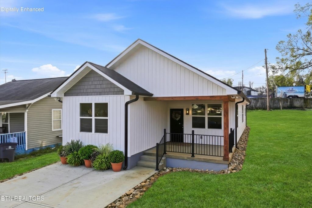 Photo of 818 W Anderson Ave, Knoxville, TN 37921 (MLS # 1343287)