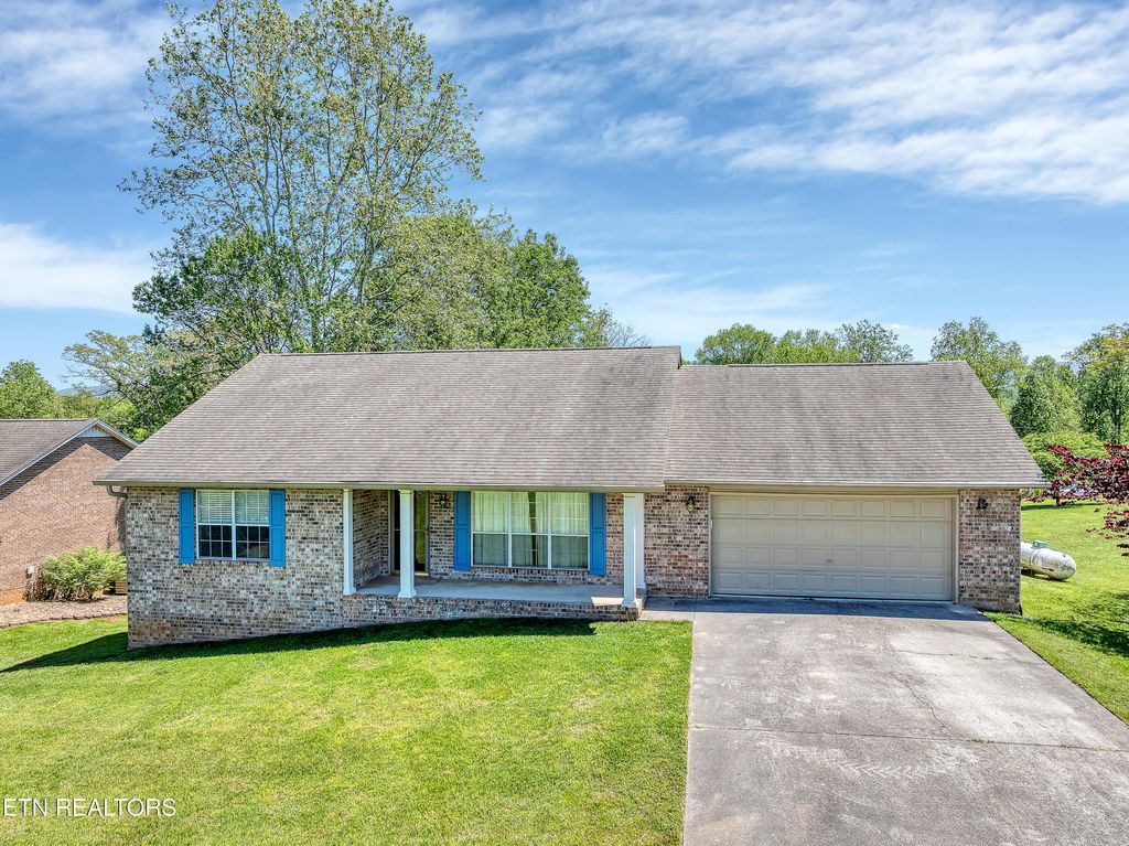Photo of 2036 Little Best Rd, Maryville, TN 37803 (MLS # 1337470)