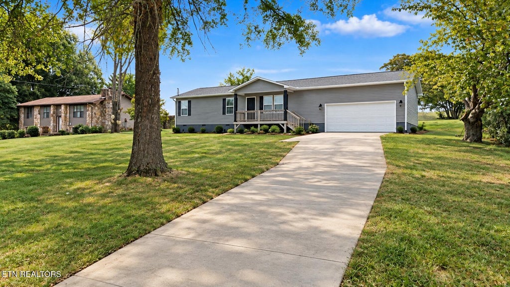 Photo of 2818 Cansler Drive, Maryville, TN 37801 (MLS # 1356622)