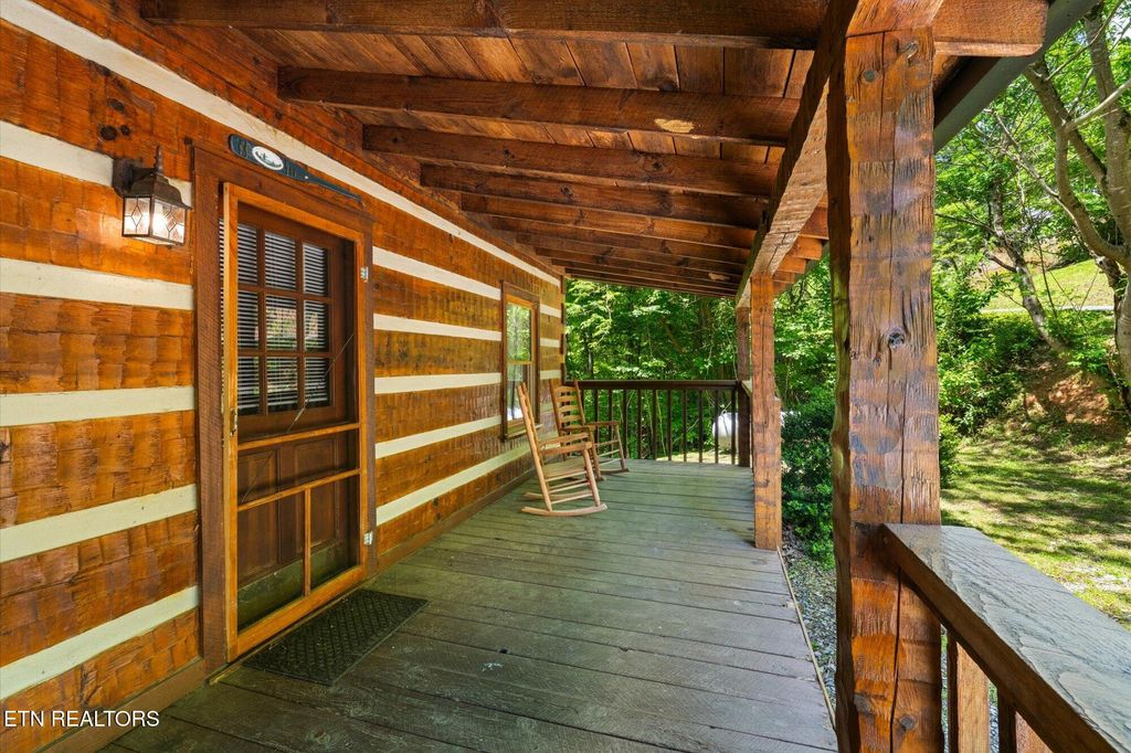 Photo of 1626 Lake Drive, Gatlinburg, TN 37738 (MLS # 1301864)