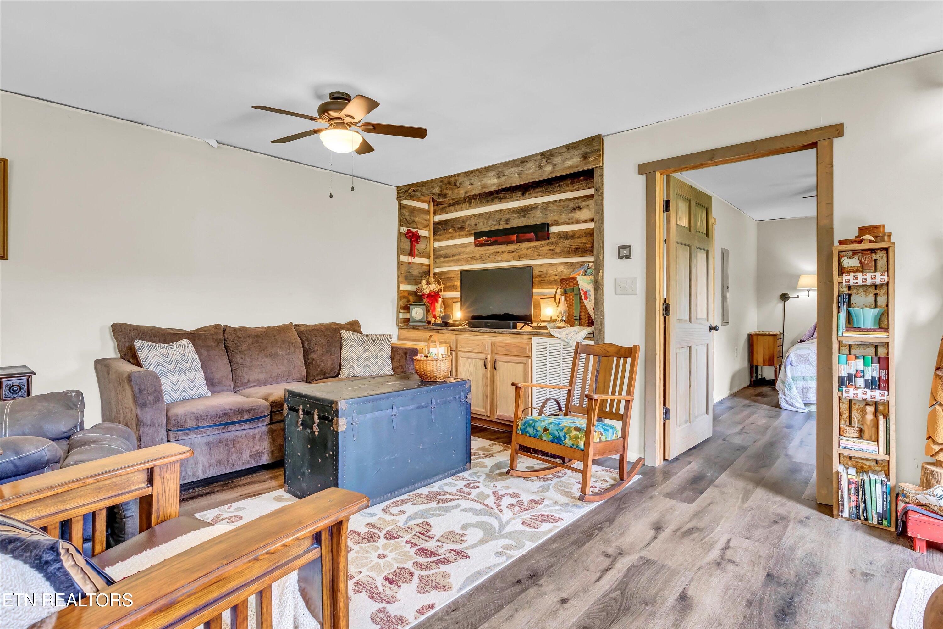 1424 Clabo Hollow Rd