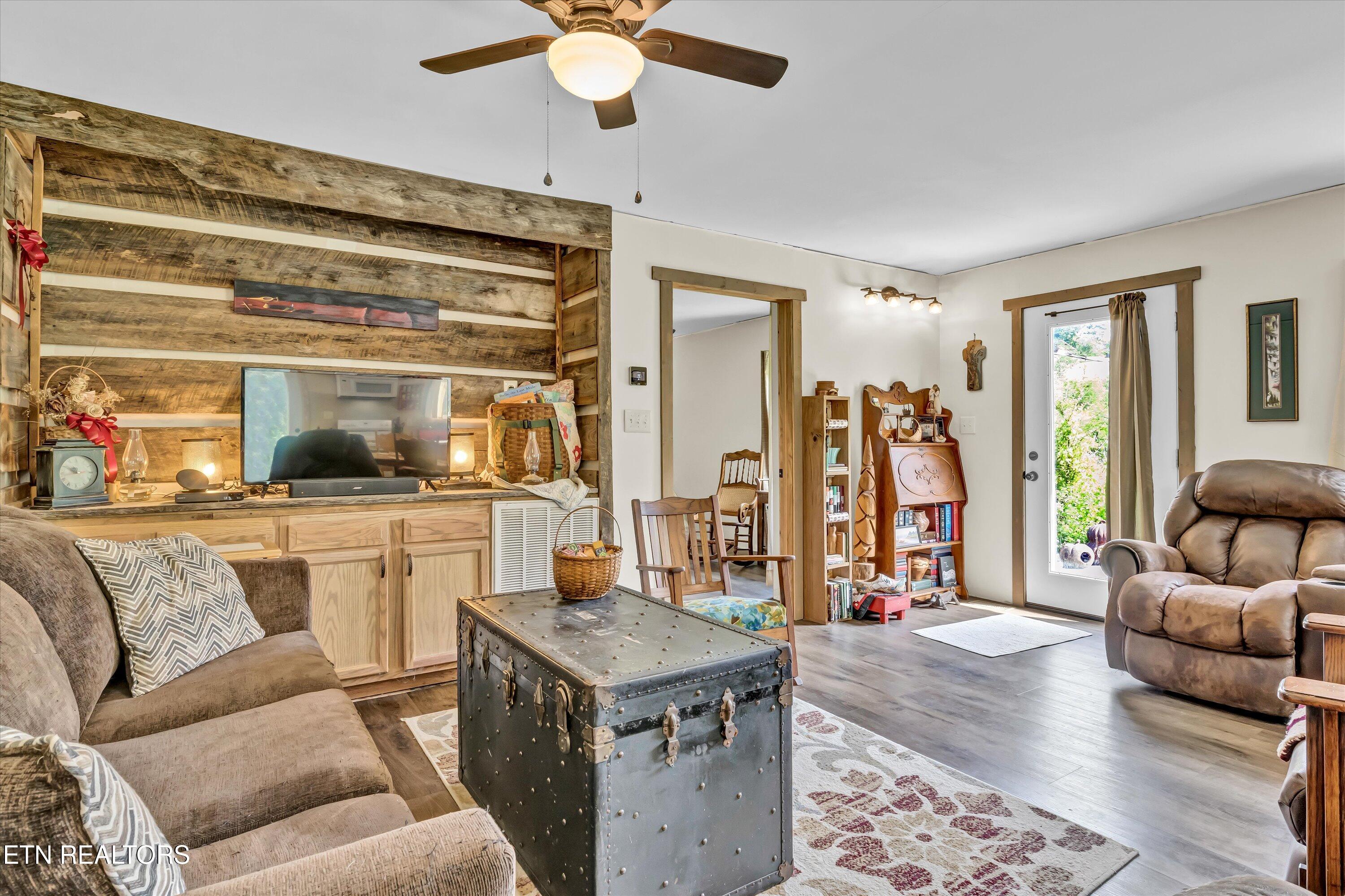 1424 Clabo Hollow Rd