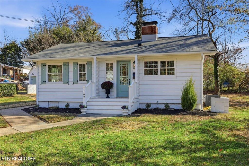 Photo of 109 Utah Ave, Oak Ridge, TN 37830 (MLS # 1321697)