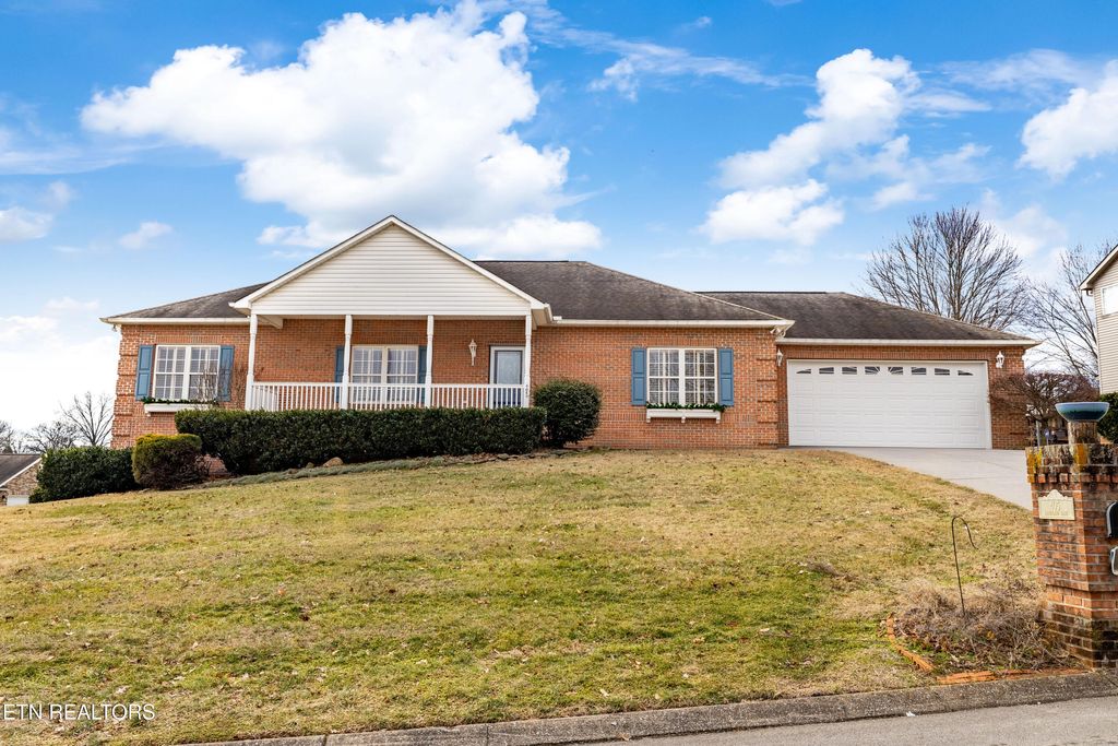 Photo of 405 Amberland Lane, Maryville, TN 37804 (MLS # 1328929)