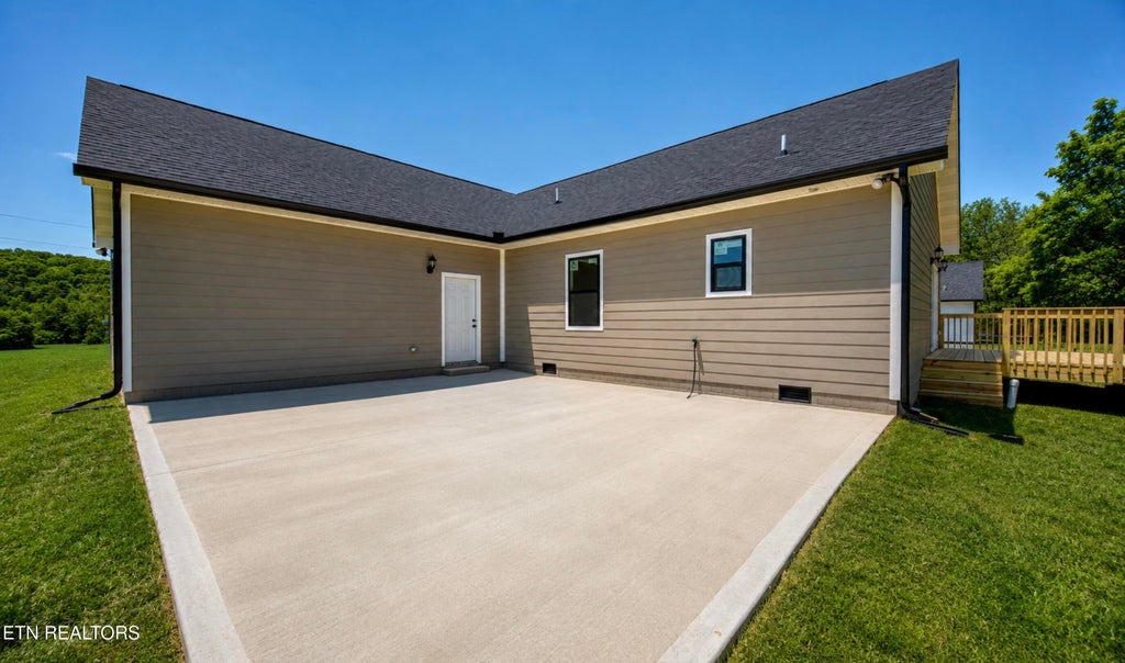 Photo of 12595 Hickory Creek Rd, Lenoir City, TN 37771 (MLS # 1350752)