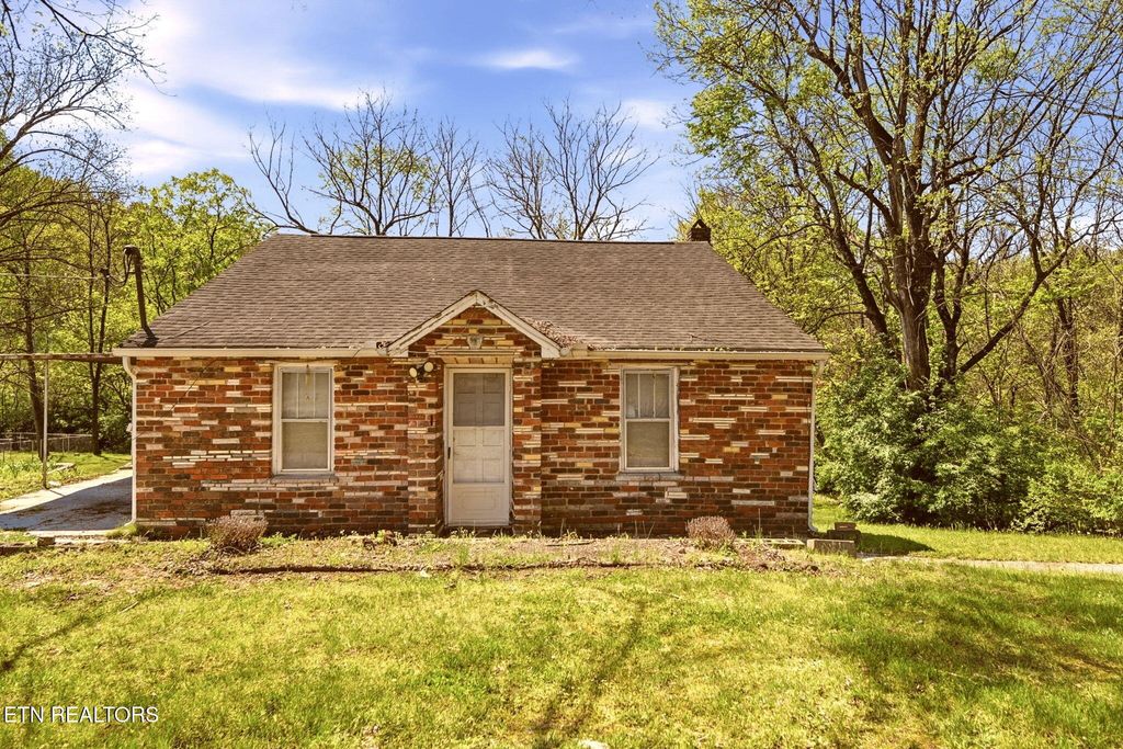 Photo of 1913 Woods Creek Rd, Knoxville, TN 37924 (MLS # 1336377)
