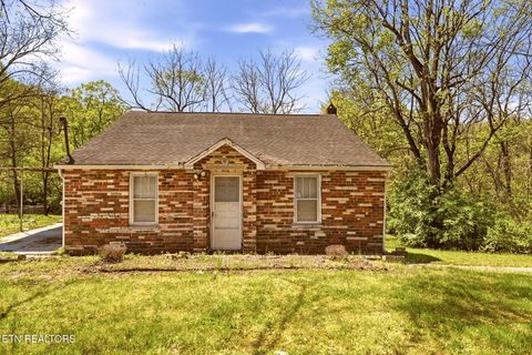 Photo of 1913 Woods Creek Rd, Knoxville, TN 37924 (MLS # 1336377)