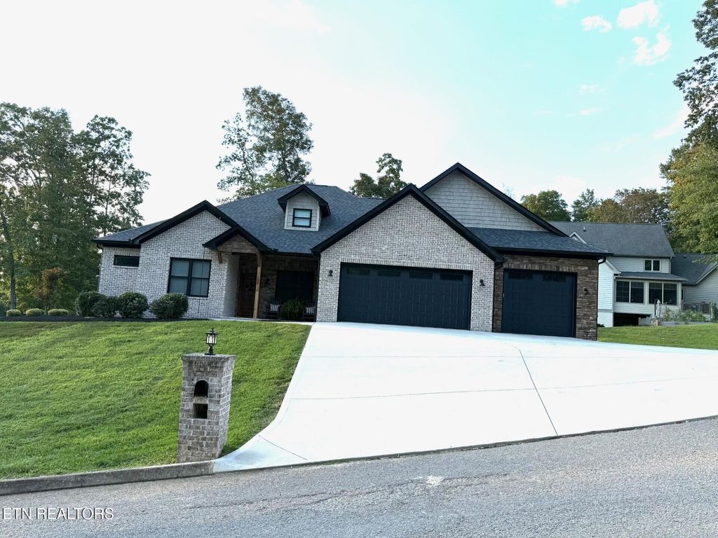 Photo of 105 Top Sail Court, Andersonville, TN 37705 (MLS # 1315599)