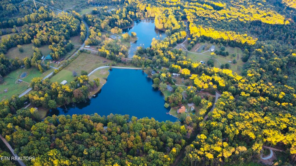 Photo of 20 Burchett Drive, Crossville, TN 38572 (MLS # 1320615)