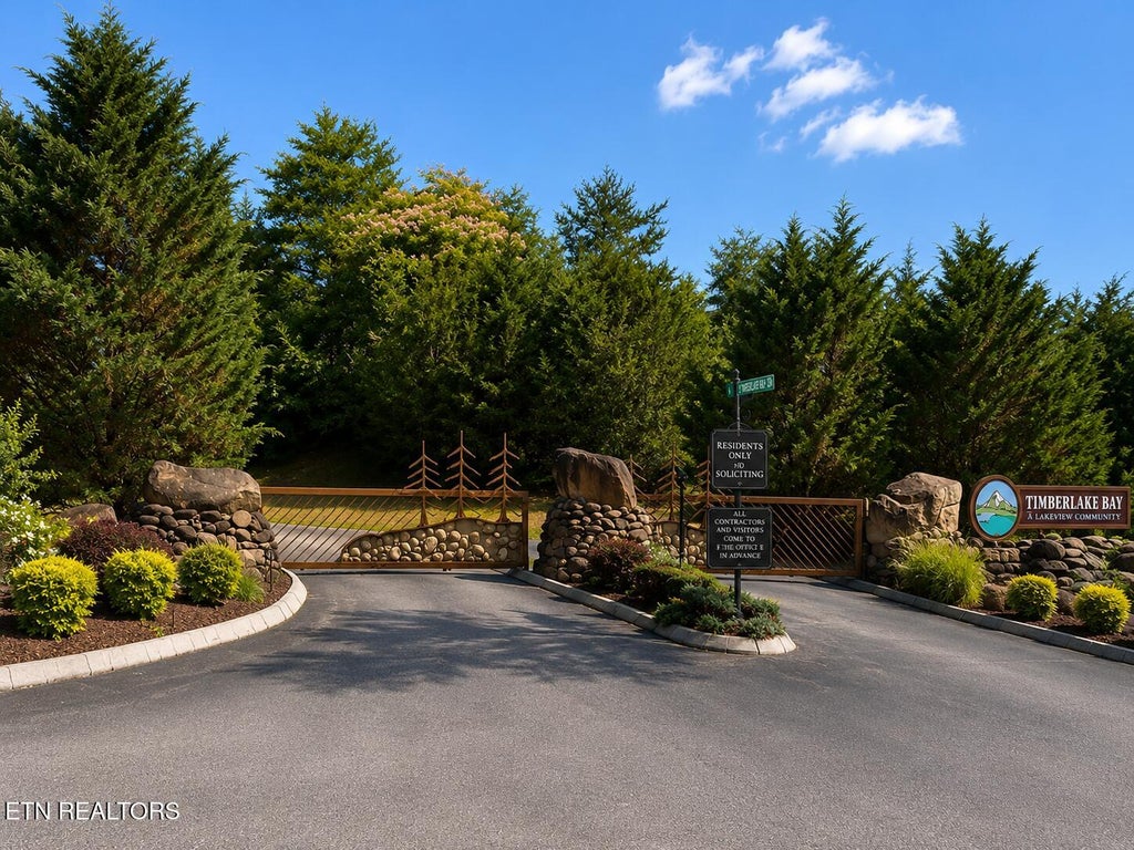 Photo of 1122 Sanctuary Shores Way, Sevierville, TN 37876 (MLS # 1344750)