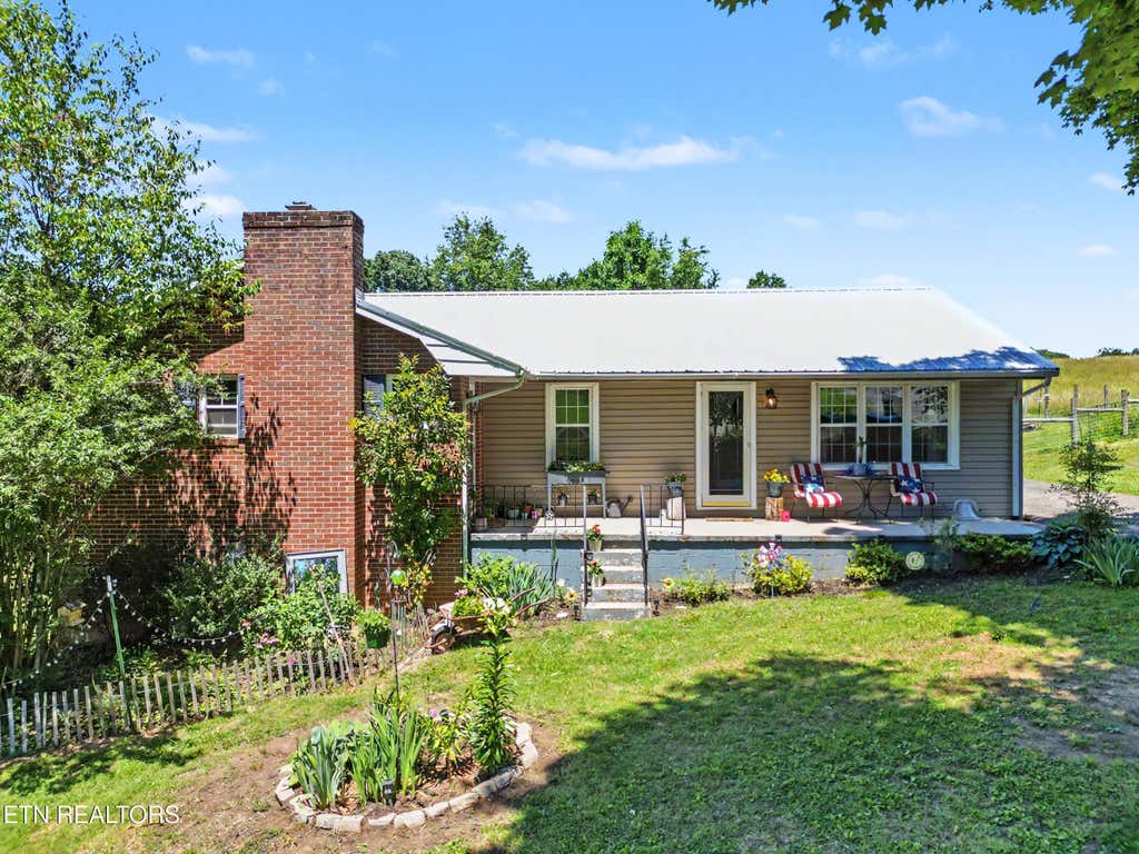 Photo of 848 Lakeshore Rd, Talbott, TN 37877 (MLS # 1343608)