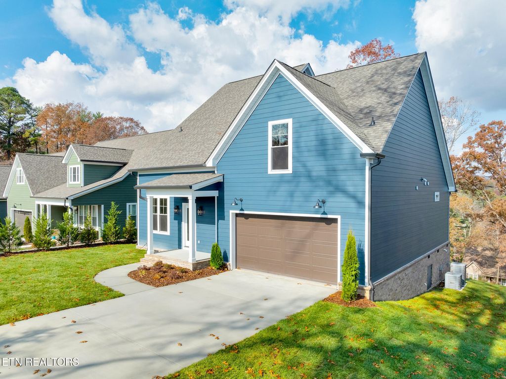 Photo of 1214 Clermont Drive, Chattanooga, TN 37415 (MLS # 1328385)