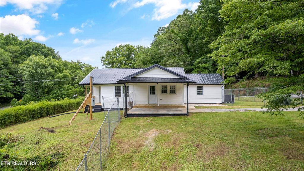 Photo of 663 Hen Valley Rd, Oliver Springs, TN 37840 (MLS # 1264243)