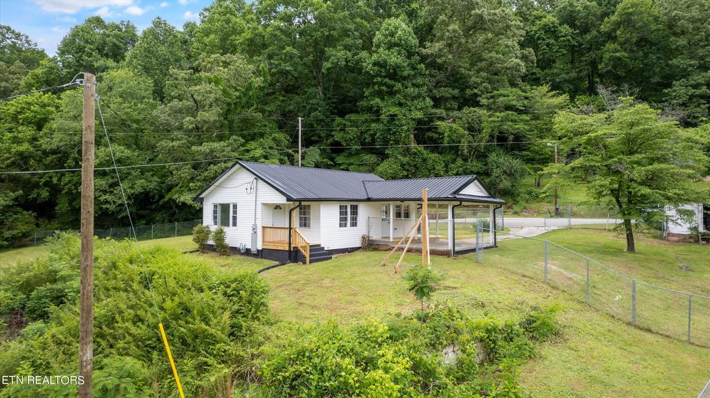 Photo of 663 Hen Valley Rd, Oliver Springs, TN 37840 (MLS # 1264243)