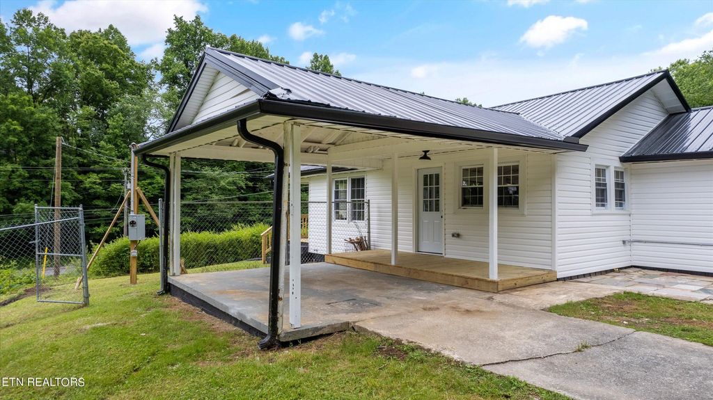 Photo of 663 Hen Valley Rd, Oliver Springs, TN 37840 (MLS # 1264243)