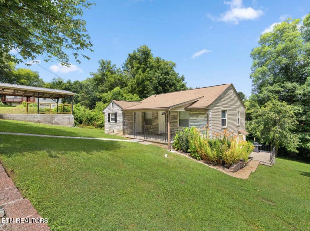 Photo of 201 W 9Th Ave, Lenoir City, TN 37771 (MLS # 1347501)