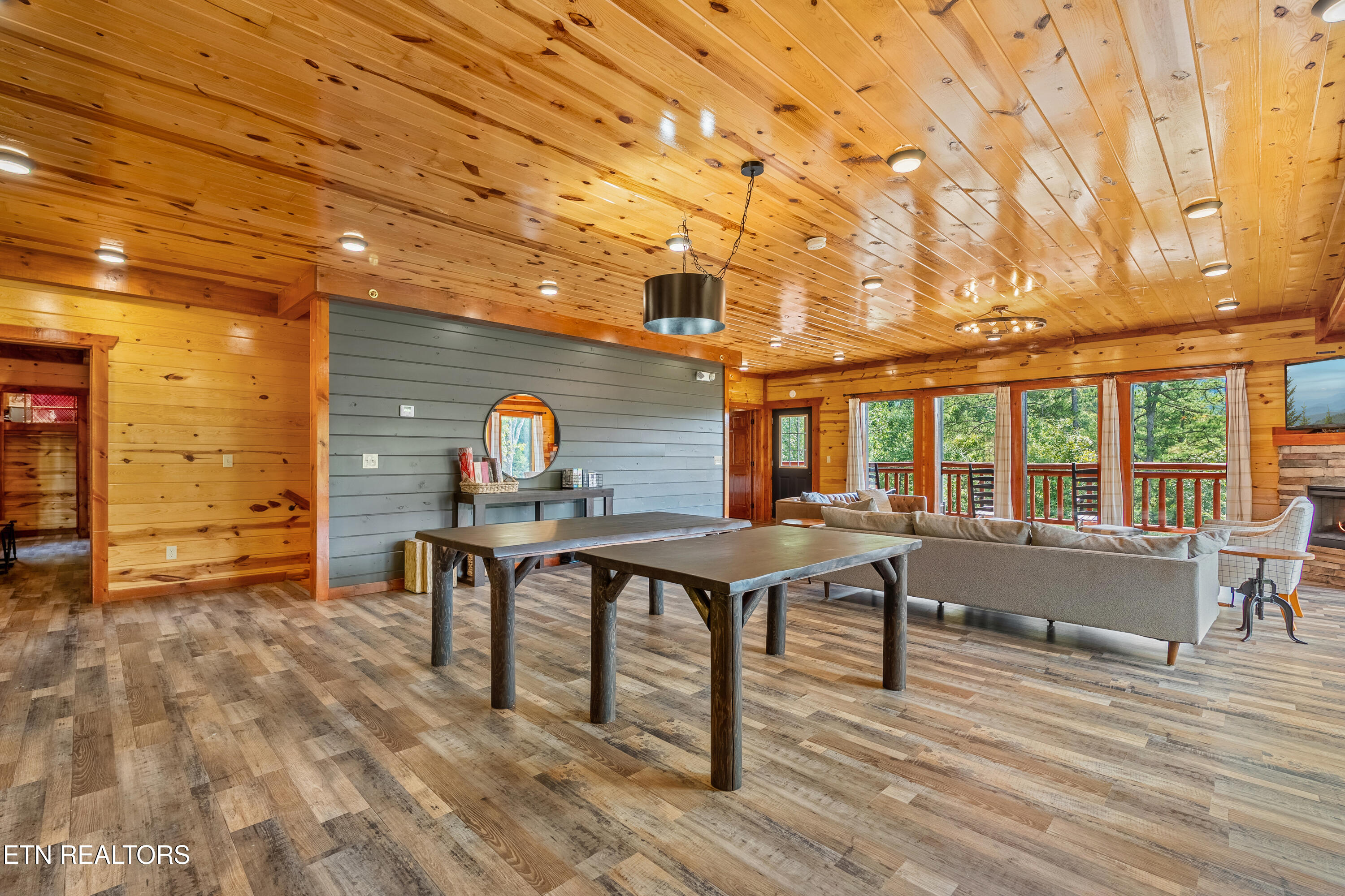 1654 Barn Door Lane