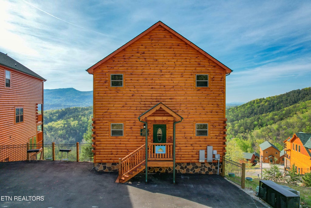 Photo of 1511 Firefly Trail Way, Sevierville, TN 37862 (MLS # 1283237)