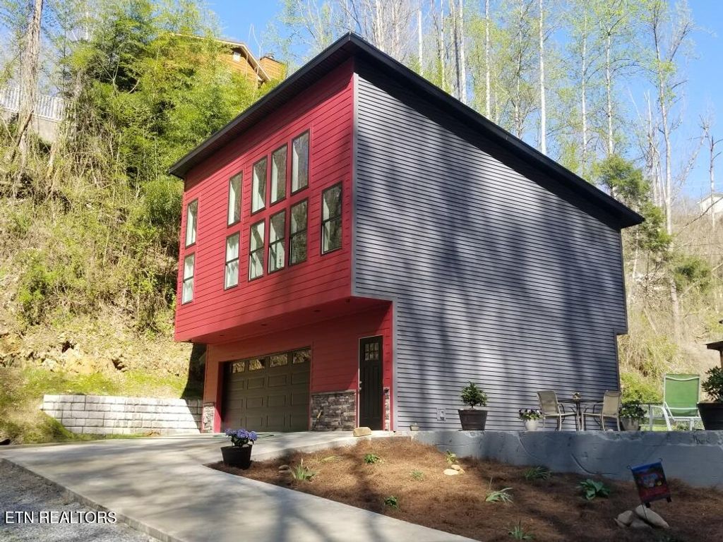Photo of 667 Turkey Nest Rd, Gatlinburg, TN 37738 (MLS # 1322101)
