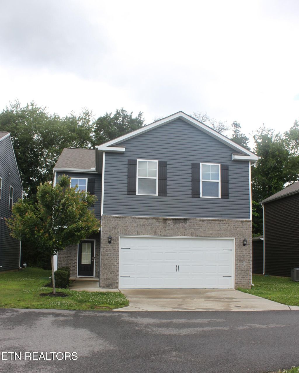 Photo of 4 Heritage Court, Clinton, TN 37716 (MLS # 1302931)