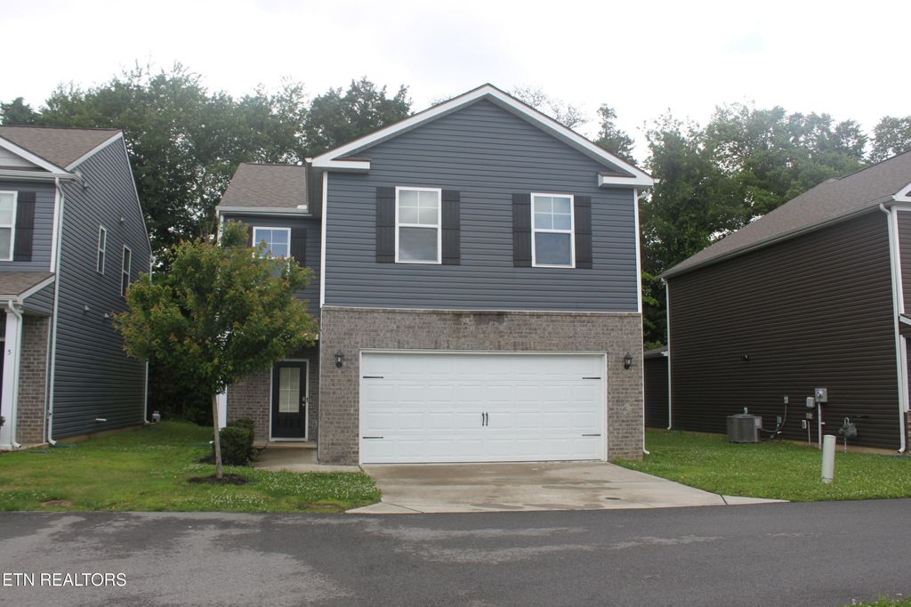 Photo of 4 Heritage Court, Clinton, TN 37716 (MLS # 1302931)