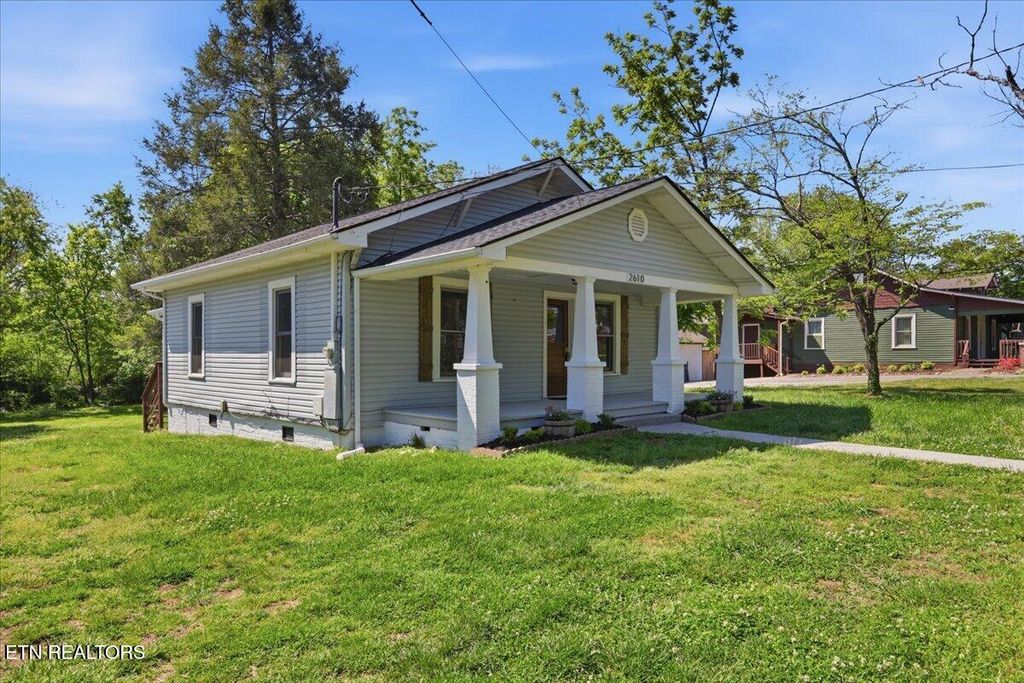 Photo of 2610 Woodrow Drive, Knoxville, TN 37918 (MLS # 1338066)