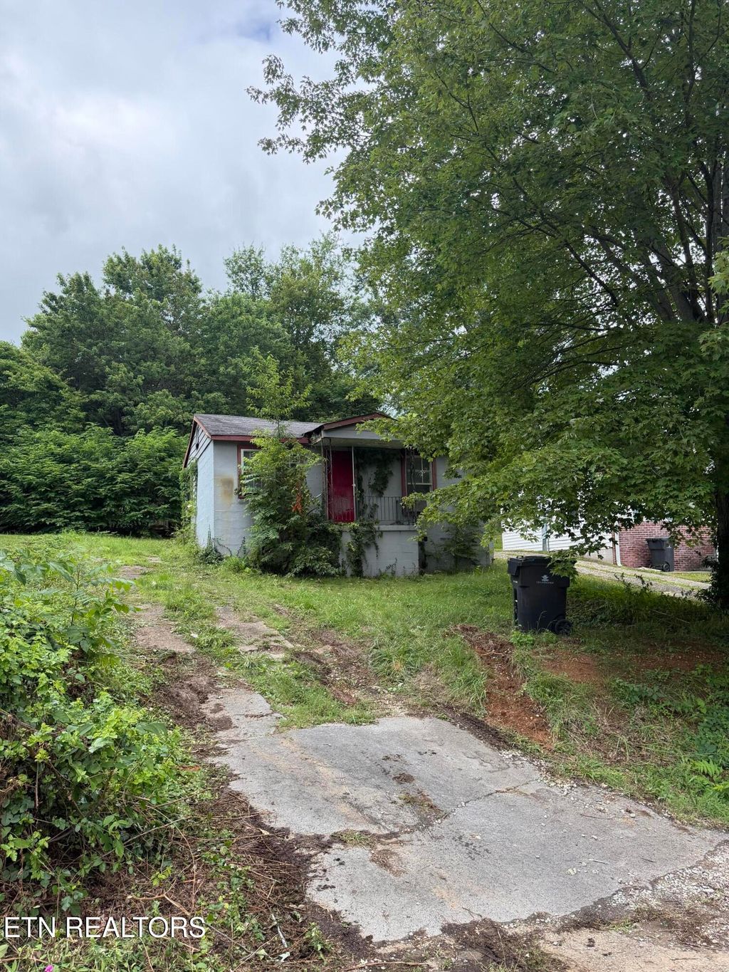 Photo of 2821 Cecil Ave, Knoxville, TN 37917 (MLS # 1345778)